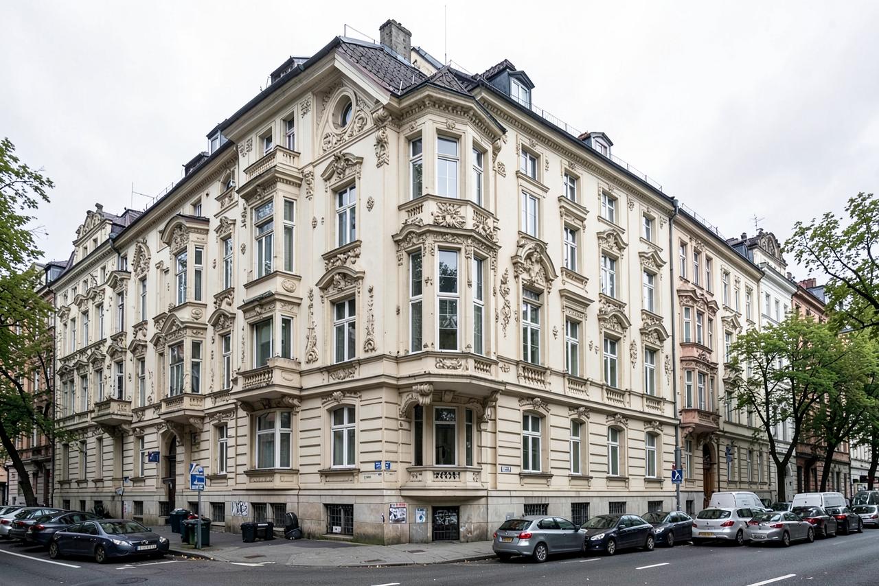 Gründerzeit-Mehrfamilienhaus in Charlottenburg: vom Sanierungsfall zum Kapitalanlage-Highlight
